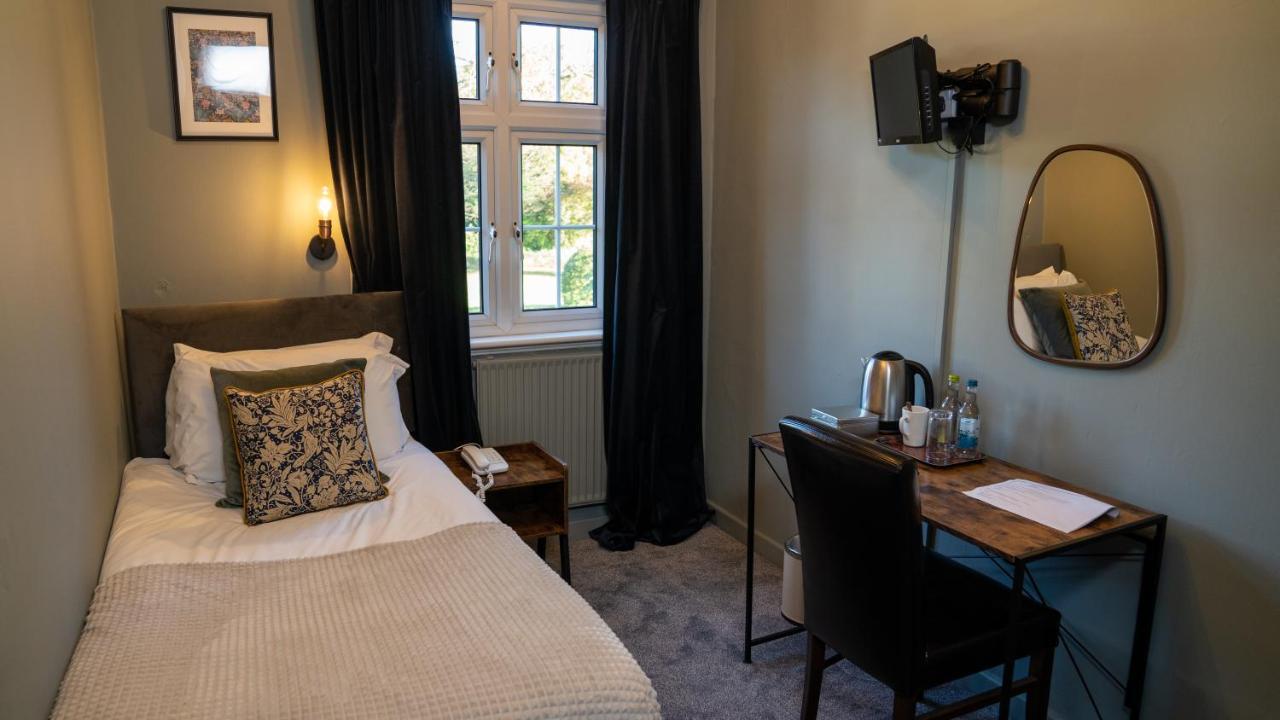 Colwall Park - Hotel, Bar & Restaurant Грейт Малвърн Екстериор снимка